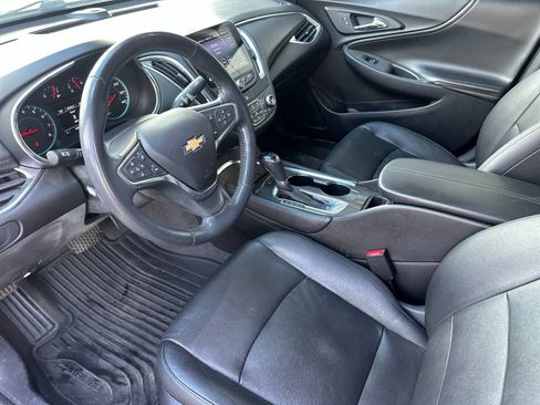 Used 2019 Chevrolet Malibu LT w/ Leather Package image 9