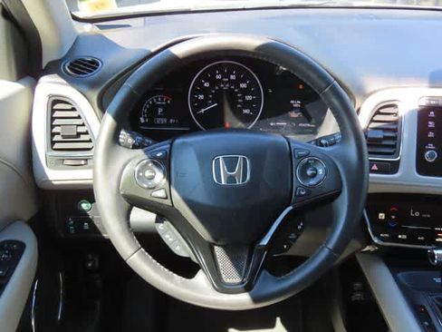 Certified 2019 Honda HR-V Touring image 17