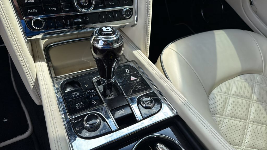 Used 2013 Bentley Mulsanne RWD image 49