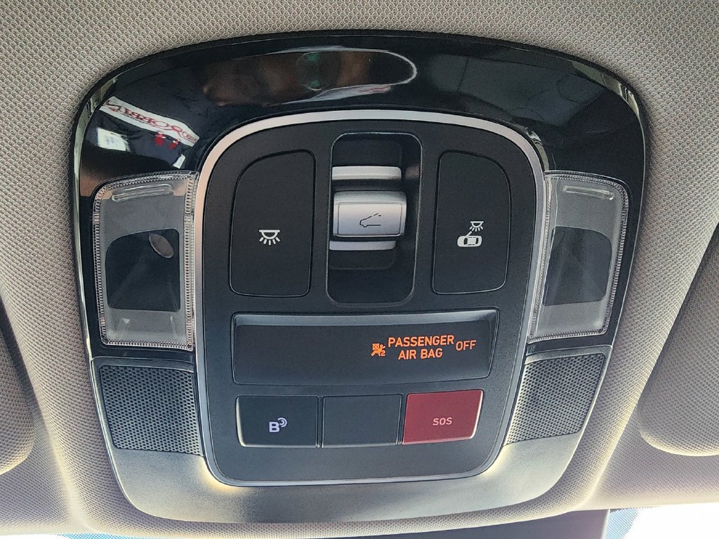 Used 2025 Hyundai Sonata Limited FWD image 23