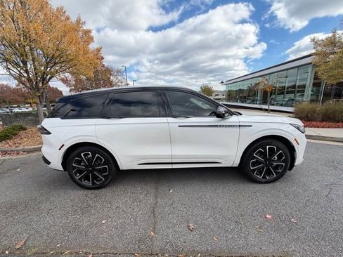 New 2026 Lincoln Nautilus Reserve image 6