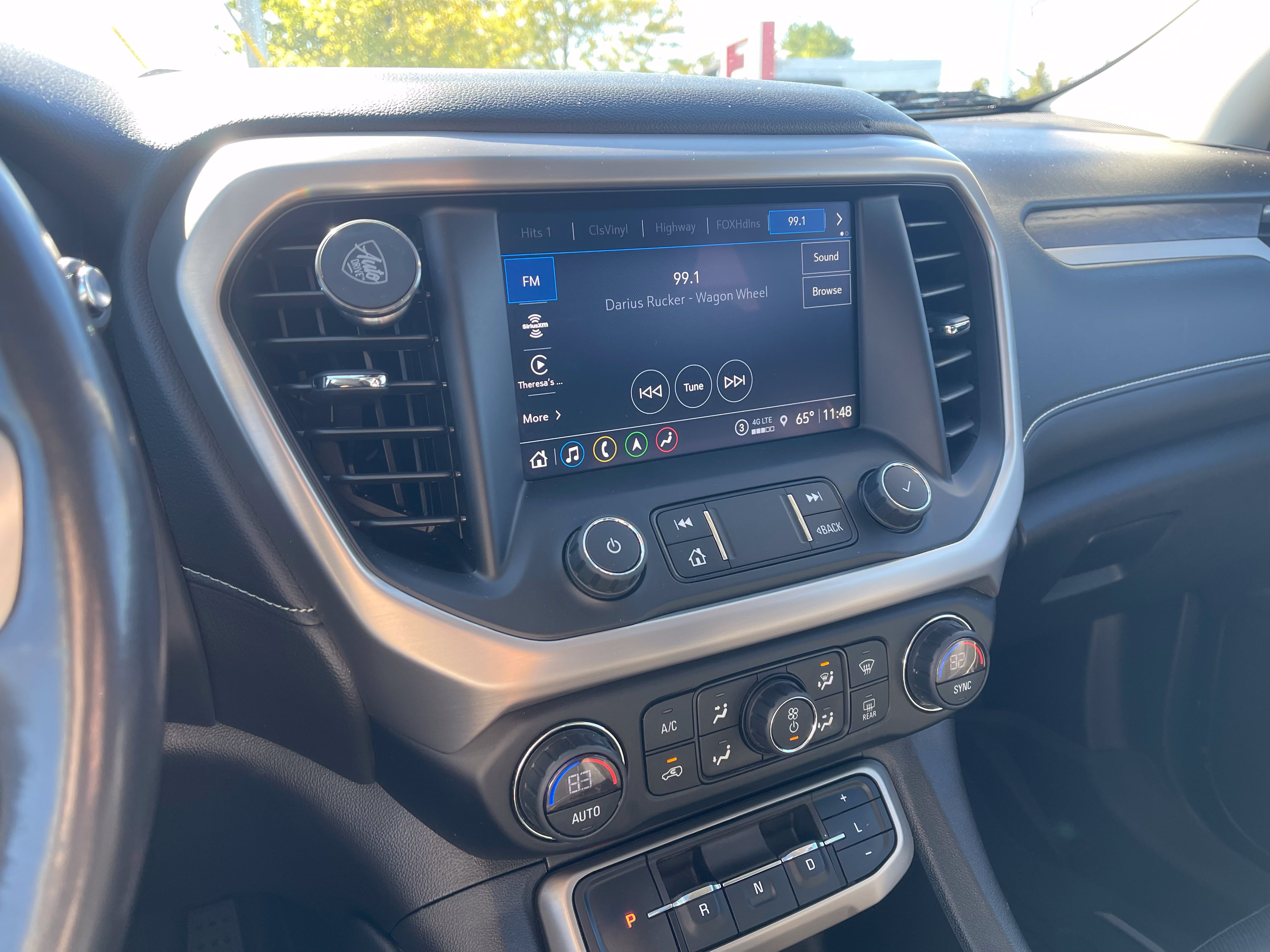 Used 2022 GMC Acadia Denali w/ Denali Ultimate Package FWD image 12