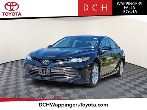 Used 2020 Toyota Camry LE AWD/4WD image 1