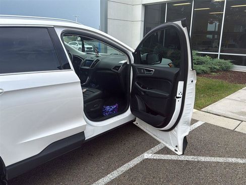 Used 2019 Ford Edge SEL w/ Equipment Group 201A AWD/4WD image 18