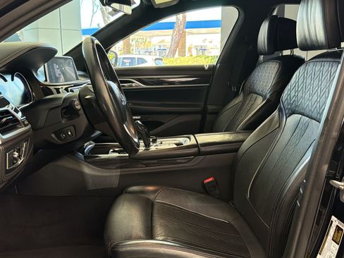 Used 2017 BMW ALPINA B7 xDrive AWD/4WD image 5