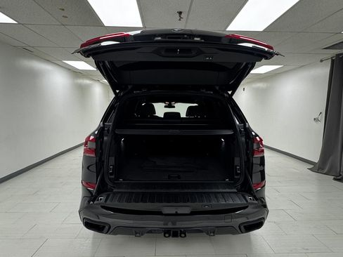 Used 2019 BMW X5 xDrive50i w/ M Sport Package image 39