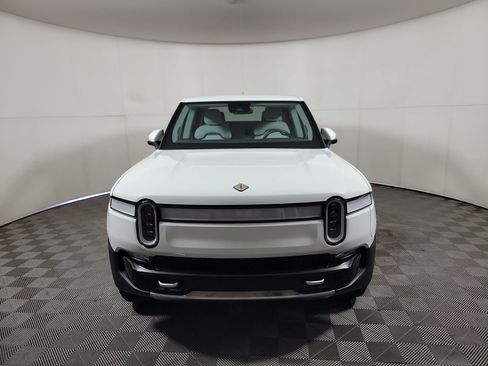 Used 2024 Rivian R1T Adventure AWD/4WD image 8