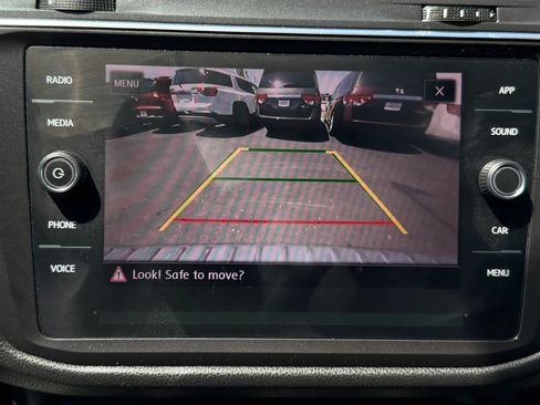 Used 2019 Volkswagen Tiguan SE w/ Panoramic Sunroof Package FWD image 15