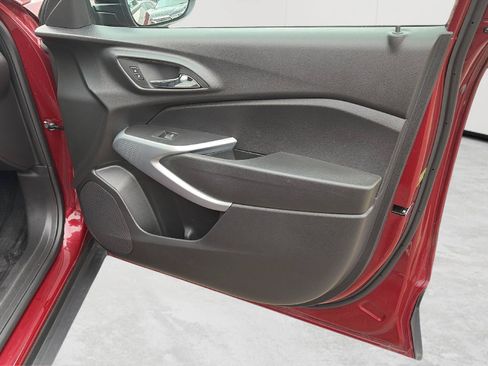 Used 2024 Chevrolet Trax RS FWD image 19