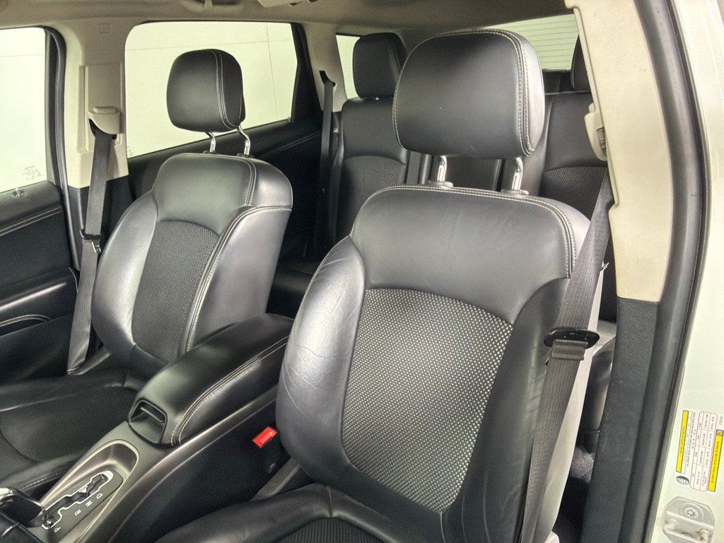 Used 2020 Dodge Journey Crossroad FWD image 13