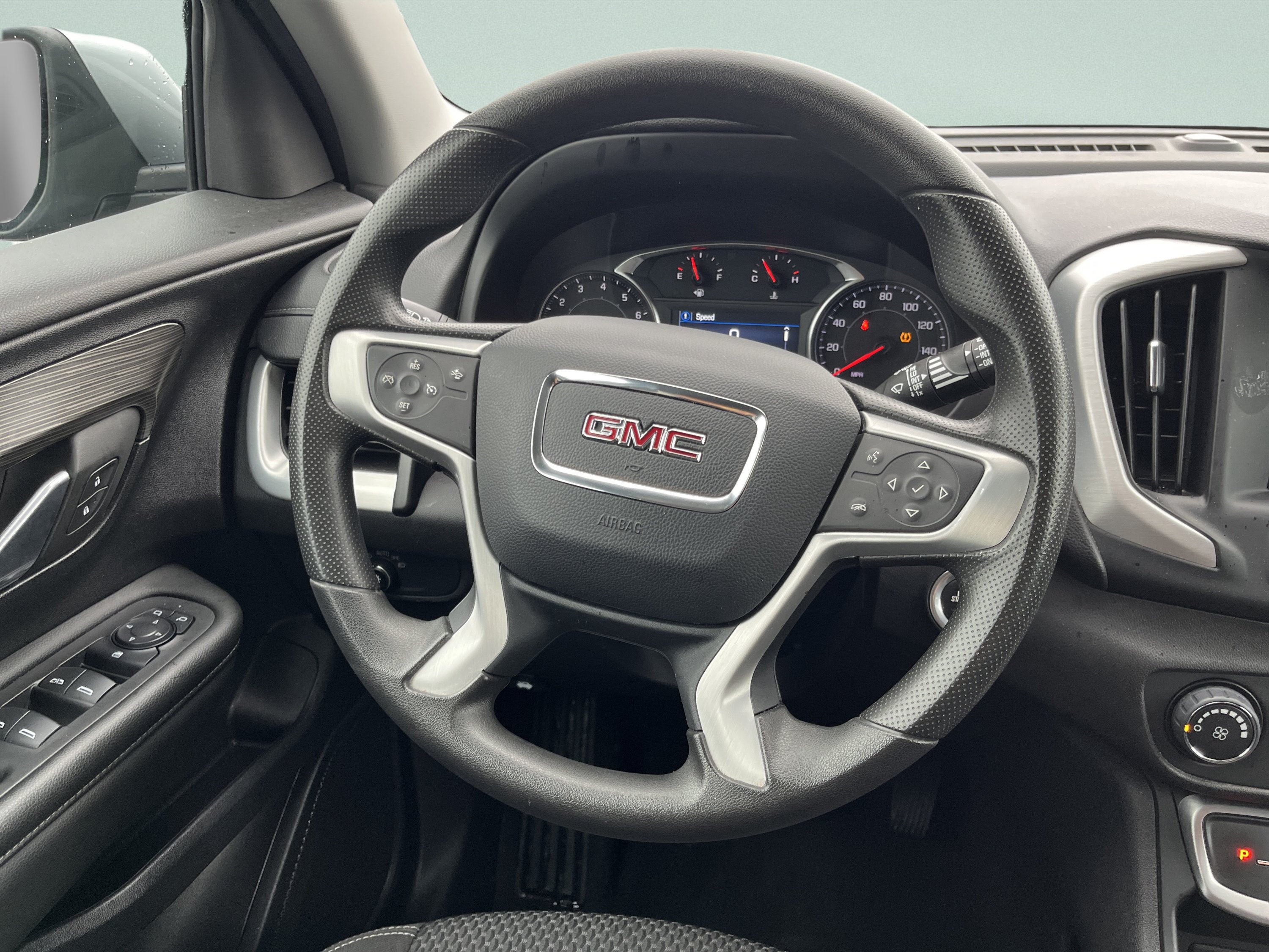 Used 2024 GMC Terrain SLE AWD/4WD image 24