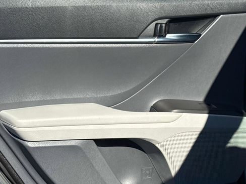 Used 2021 Toyota Camry LE image 12