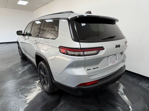Used 2022 Jeep Grand Cherokee L Laredo AWD/4WD image 20