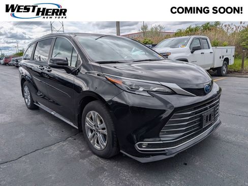 Used 2024 Toyota Sienna Platinum AWD/4WD image 1