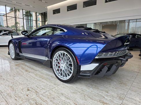 Used 2024 Aston Martin Valour Coupe image 2