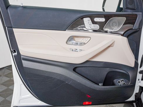 Certified 2025 Mercedes-Benz GLE 450e 4MATIC image 21