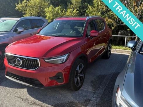 Used 2024 Volvo XC40 B5 Plus AWD/4WD image 1
