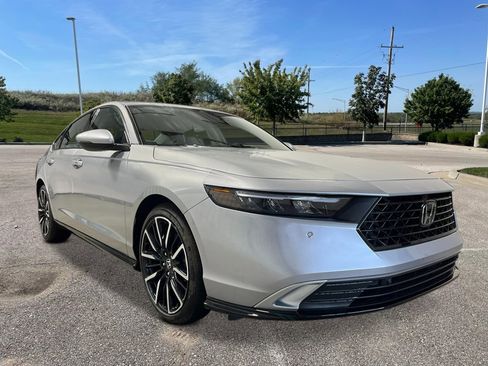 New 2025 Honda Accord Touring image 9