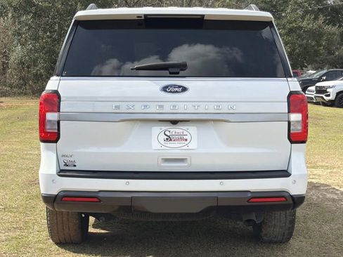 Certified 2022 Ford Expedition XLT image 5