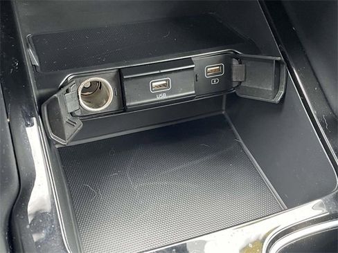 Certified 2022 Kia Telluride LX image 38