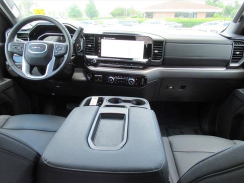 Certified 2026 GMC Sierra 1500 SLT AWD/4WD image 12