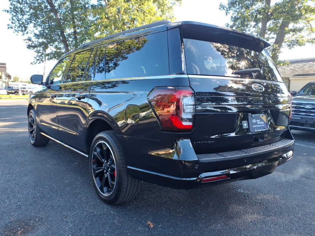Used 2024 Ford Expedition Max Limited AWD/4WD image 4