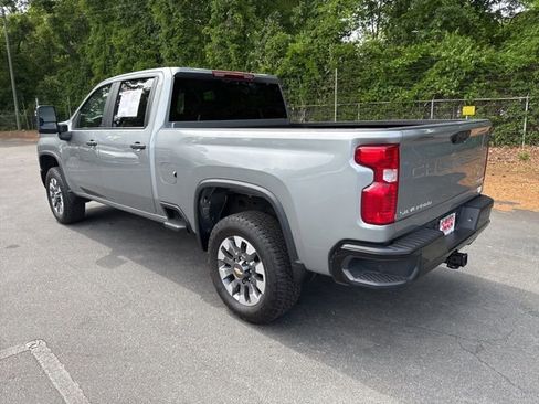 Used 2025 Chevrolet Silverado 2500 Custom w/ Custom Convenience Package AWD/4WD image 3