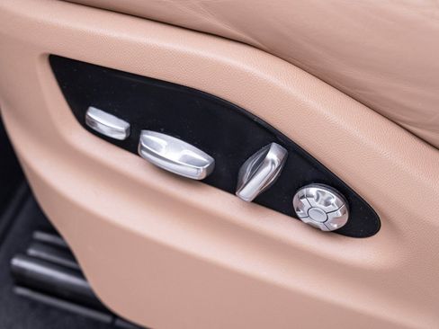 Used 2021 Porsche Cayenne Coupe image 15