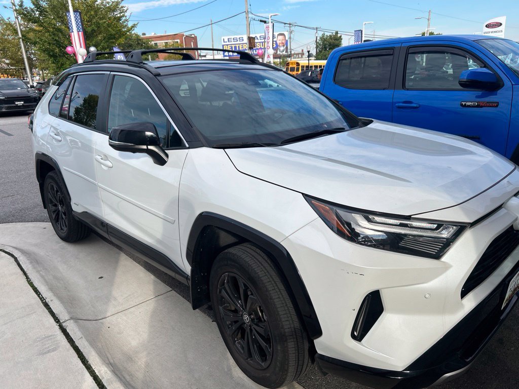 Used 2023 Toyota RAV4 XSE AWD/4WD image 4