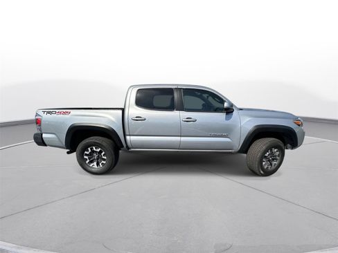 Used 2020 Toyota Tacoma TRD Off-Road w/ Technology Package AWD/4WD image 5