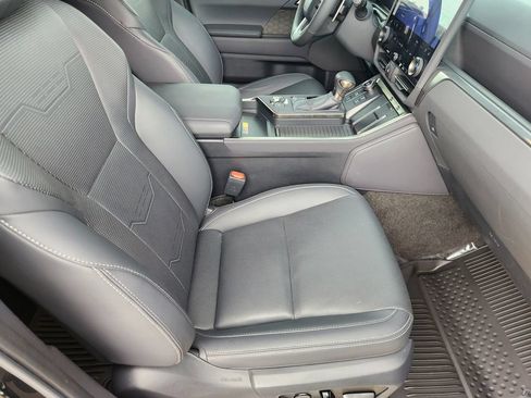 Used 2024 Lexus GX 550 w/ Accessory Package (Z1) AWD/4WD image 14