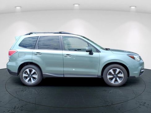 Used 2017 Subaru Forester 2.5i Premium w/ All-Weather Package AWD/4WD image 2