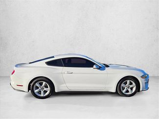 Used 2018 Ford Mustang Coupe video 4