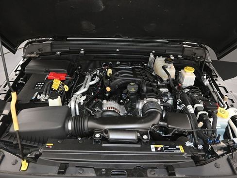 Used 2023 Jeep Gladiator Overland w/ Popular Equipment Package AWD/4WD image 11