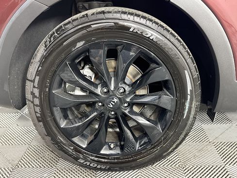 Used 2020 Kia Sorento EX image 32