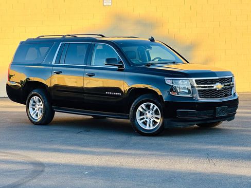 Used 2018 Chevrolet Suburban LT AWD/4WD image 3