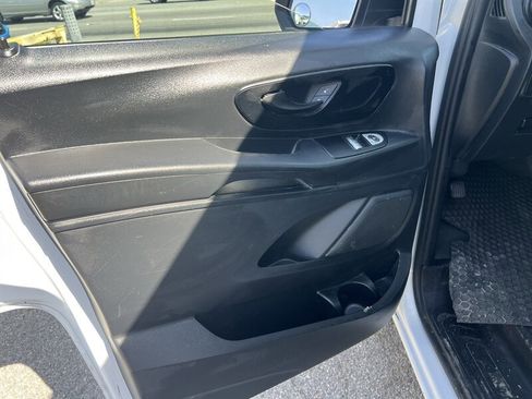 Used 2016 Mercedes-Benz Metris Cargo Van image 13
