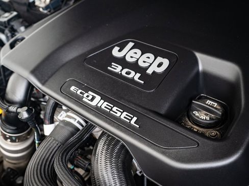 Used 2021 Jeep Wrangler Unlimited Sport image 39