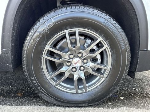 New 2026 GMC Acadia Elevation image 12