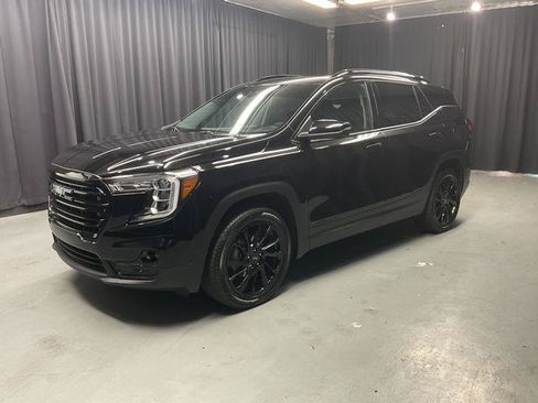 Used 2024 GMC Terrain SLT w/ Elevation Edition AWD/4WD image 3