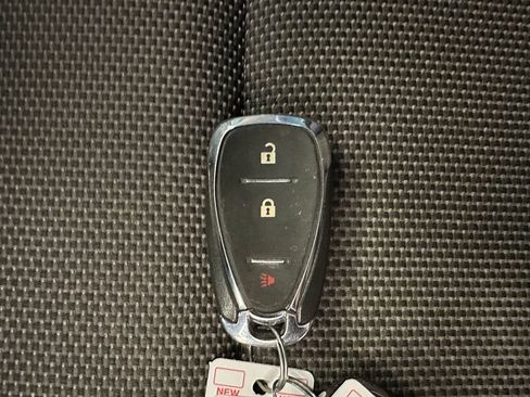 Used 2020 Chevrolet Traverse LS AWD/4WD image 17