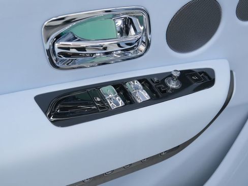 Used 2026 Rolls-Royce Cullinan image 65