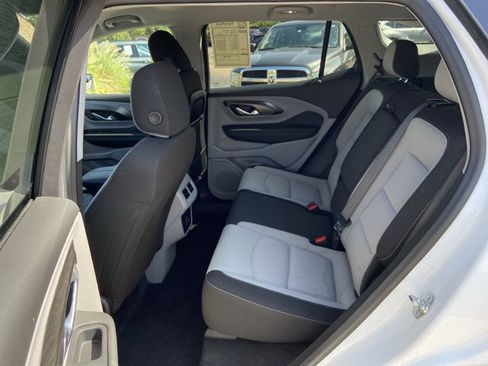 Used 2024 GMC Terrain SLE w/ Driver Convenience Package FWD image 48