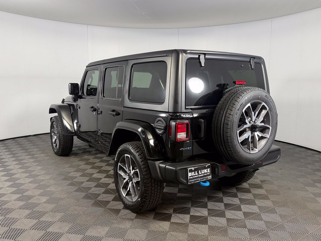 Used 2024 Jeep Wrangler Unlimited AWD/4WD image 9