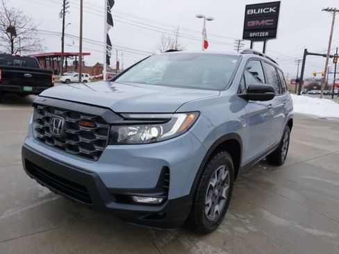 Used 2022 Honda Passport TrailSport image 2