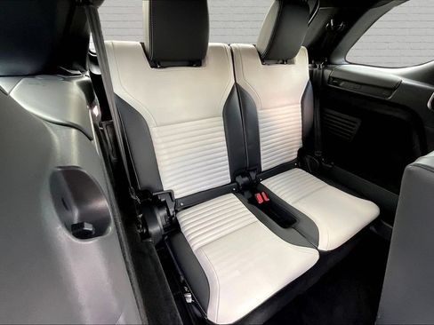 Used 2023 Land Rover Discovery HSE R-Dynamic AWD/4WD image 24