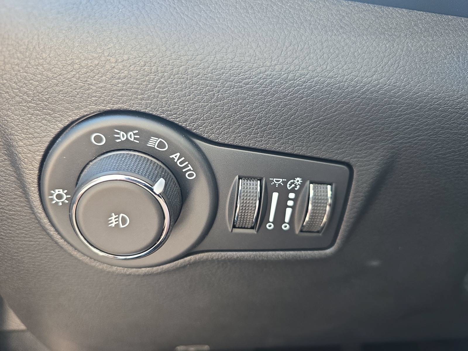 Used 2022 Jeep Compass Latitude w/ Sun and Sound Group FWD image 24