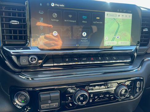 Used 2025 Chevrolet Silverado 2500 ZR2 w/ Technology Package image 5