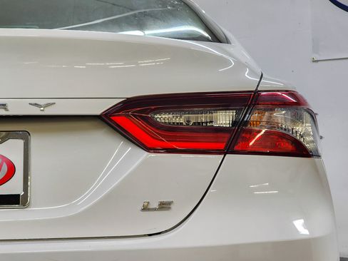 Used 2021 Toyota Camry LE image 8