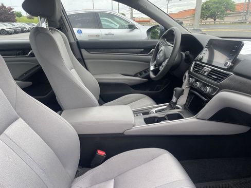 Used 2020 Honda Accord EX image 7